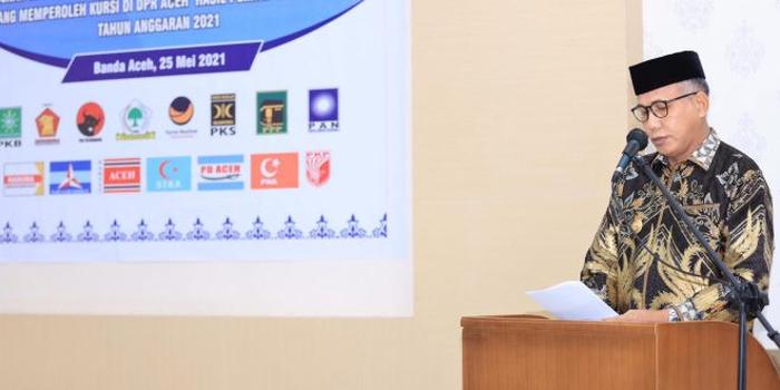 Gubernur Serahkan Bantuan Keuangan Pemerintah kepada Partai Politik di Aceh