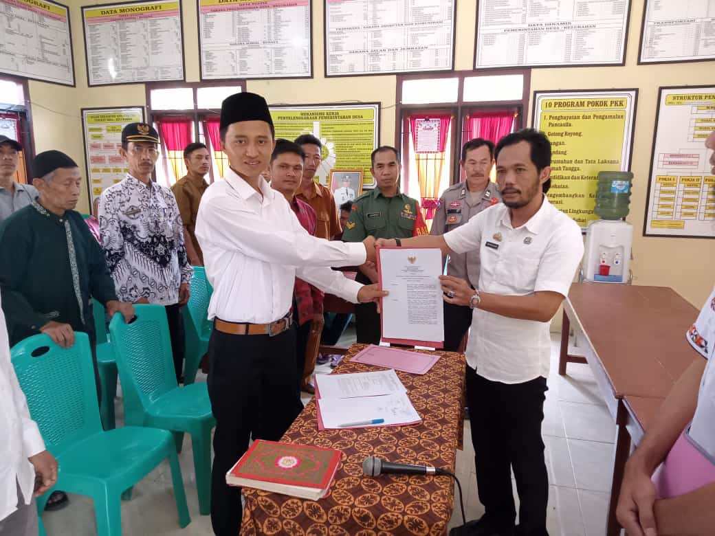 Pelantikan Sekdes Pekon Tapak Siring Kecamatan Sukau