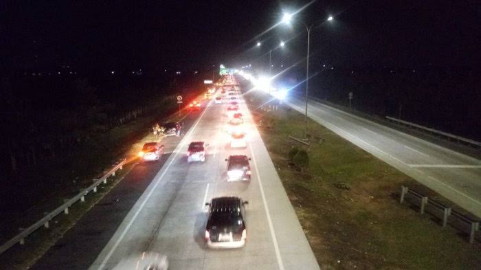 Suasana H+1, Arus Kendaraan Masih Lengang