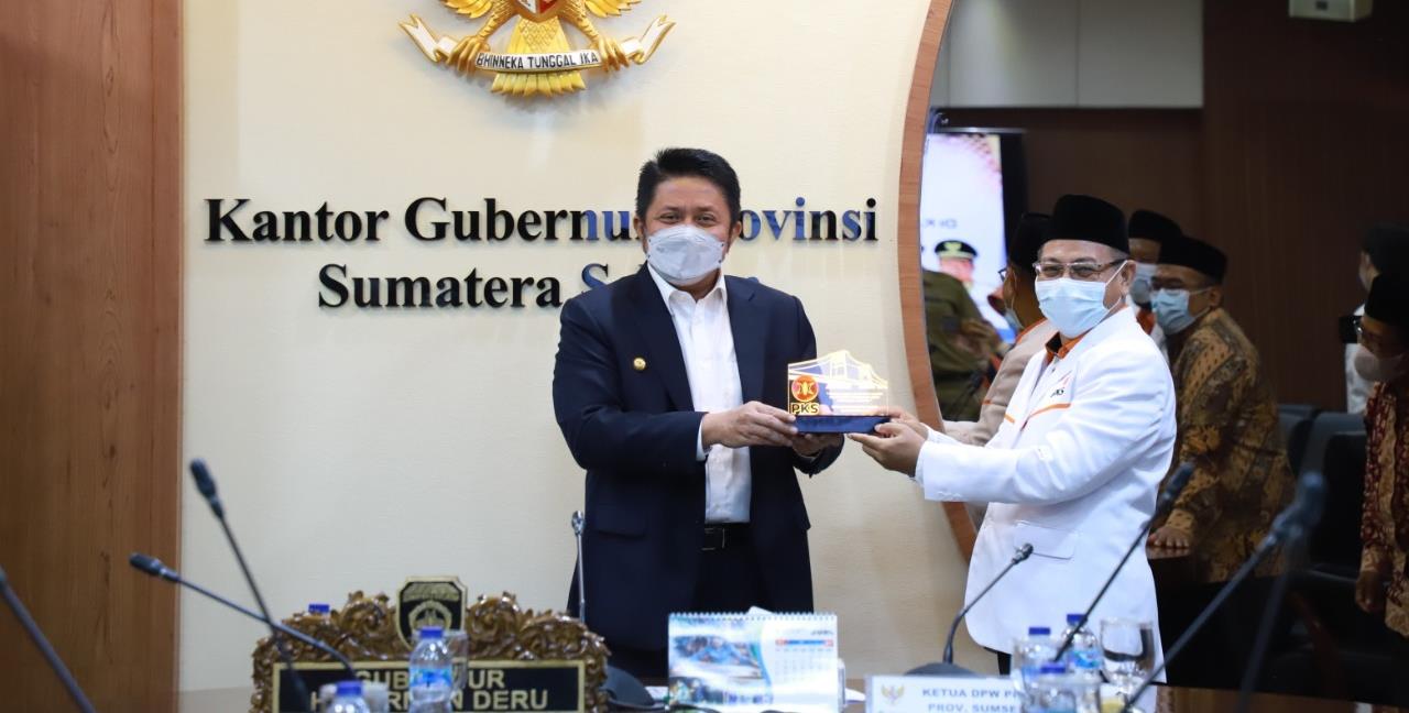 PKS Perkenal Logo Baru Kepada Gubernur Sumsel