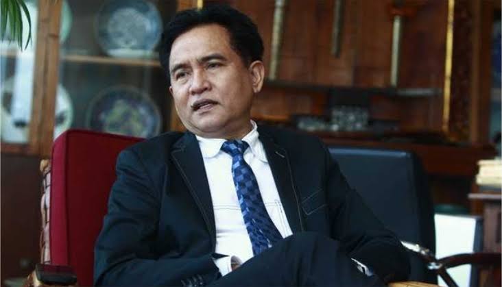 Yusril Perisai Hukum Jokowi?