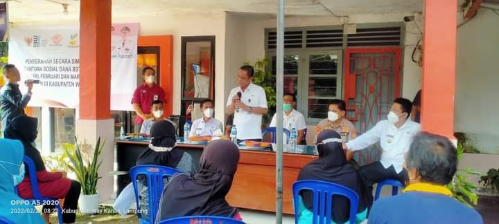 Ali Rahman Tinjau Penyaluran Tunai BPNT di Kantor Pos Blambangan Umpu