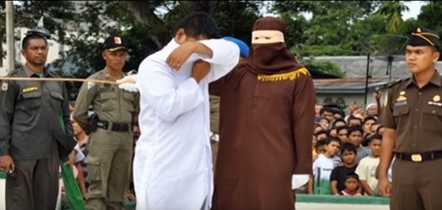 Pertama Kali, Penganut Buddha di Aceh Dihukum Cambuk