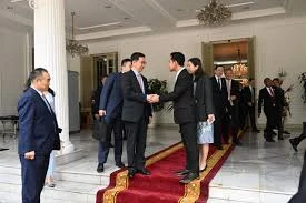 Hari Pertama Kerja, Gibran Bertemu Wapres China