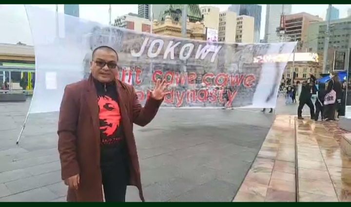 Denny Indrayana Demo Kunjungan Jokowi di Australia