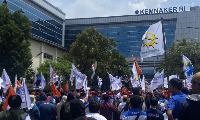 Demo Kemnaker, Buruh Tuntut UU Ketenagakerjaan Segera Disahkan