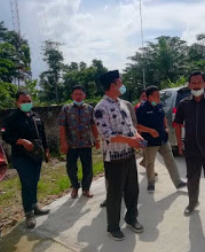 DPRD Lamsel Merasa Kecewa Minta PUPR Bongkar Kerjaan Peningkatan Jalan