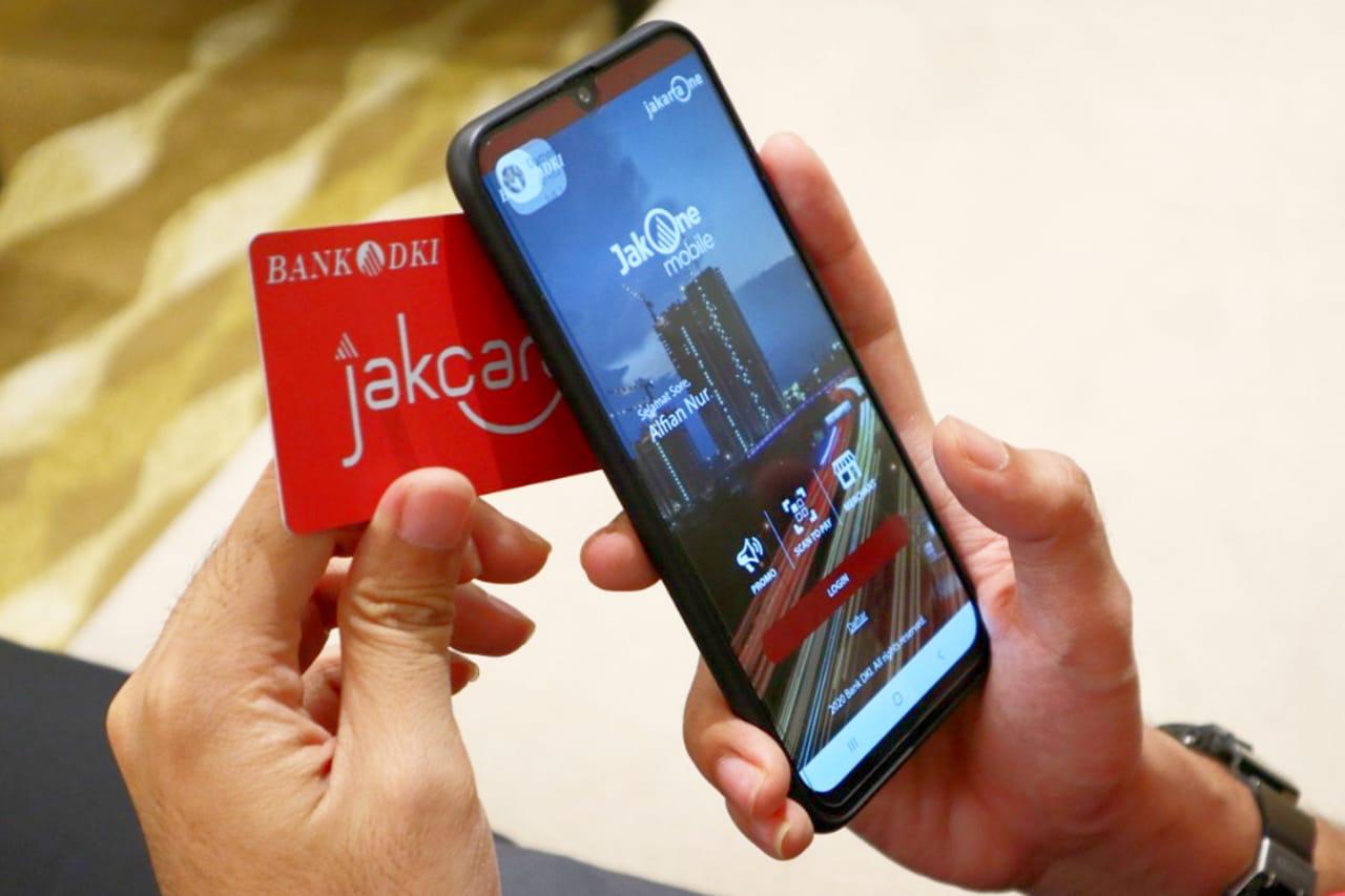 Nasabah Loyal, Bank DKI Borong 9 Penghargaan Infobank SLE Award 2021