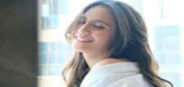 Posting Lukisan Telanjang Dewi Soekarno, Pevita Pearce Dihujat Netizen