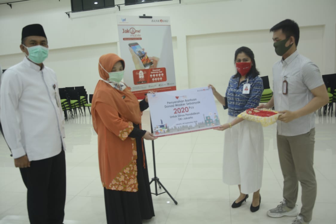 Peringati Hari Pelanggan, Bank DKI Sebar 2020 Masker