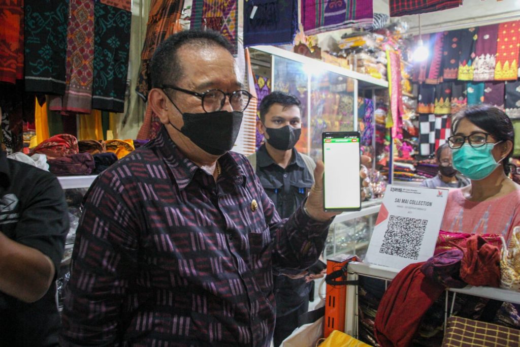 Wagub Cok Ace Motivasi Pedagang Pasar Tradisional Manfaatkan Transaksi Digital