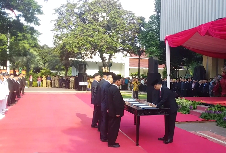 Anies Lantik Secara Resmi 1.125 Pejabat, 15 di Antaranya Eselon II