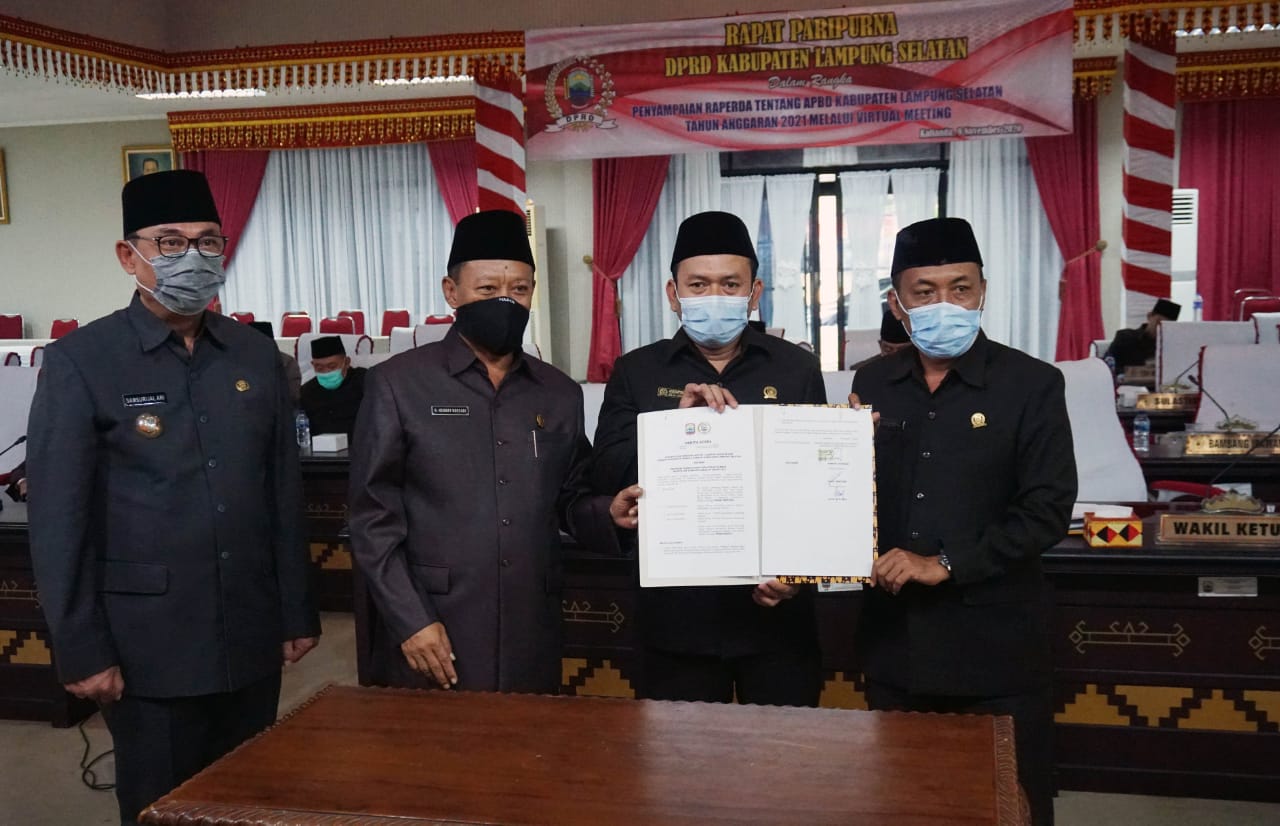 Pemkab Lampung Selatan Sampaikan Raperda APBD 2021, Pendapatan Daerah Diproyeksi Rp.2,077 Triliun