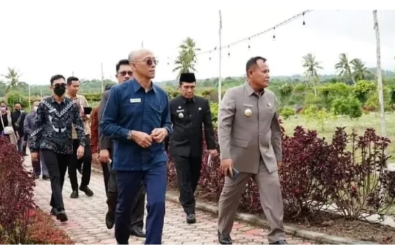 Bupati Lamsel Ajak Kepala Ombudsman Ri Kunjungi Perpustakaan Dan Wisata Kebun Edukasi