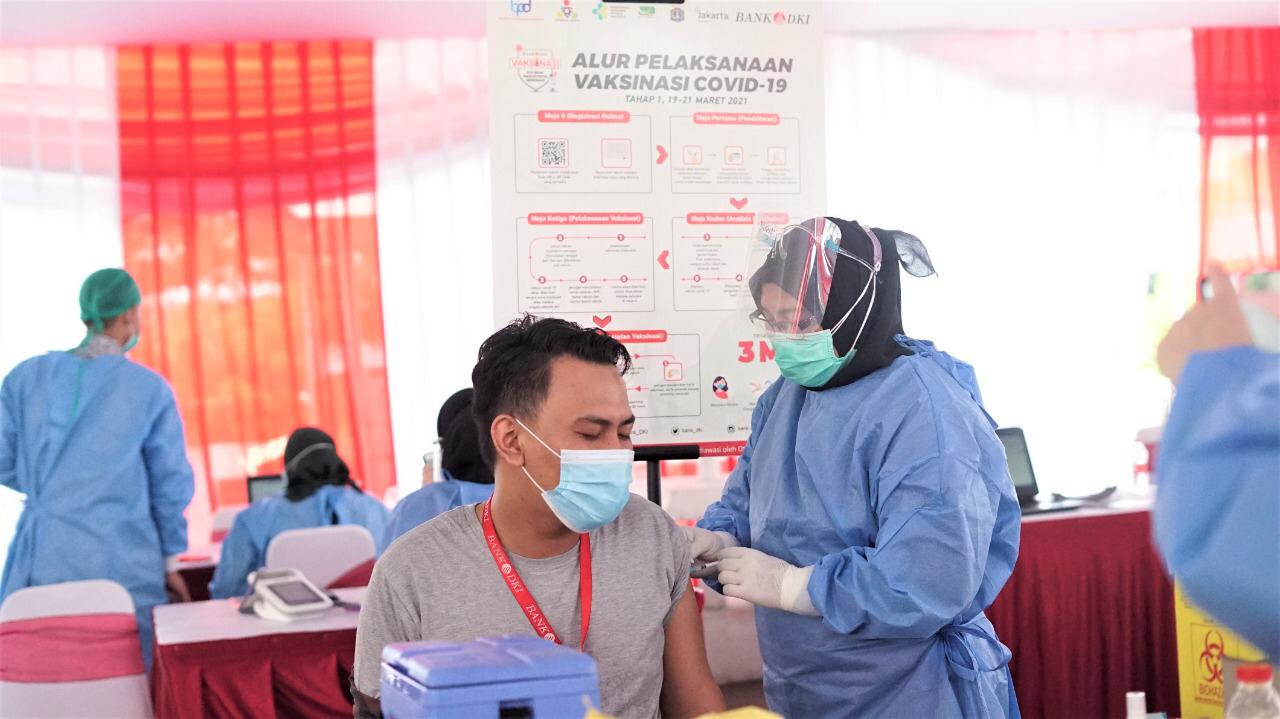 Gubernur Anies Apresiasi Langkah Bank DKI Gelar Vaksinasi Covid-19