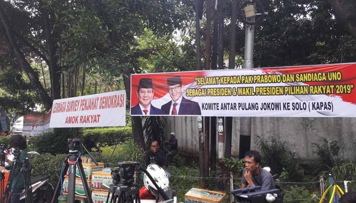 Jelang Keputusan KPU, Spanduk Ucapan Kemenangan Prabowo-Sandi Menjamur