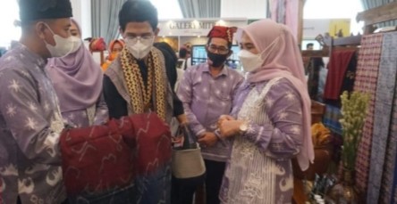 Bunda Winarni Hadiri Gelaran Lampung Craft Kedua Tahun 2021