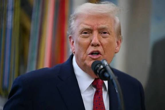 Mulai Januari 2026, Trump Larang Warga dari 39 Negara Masuk AS