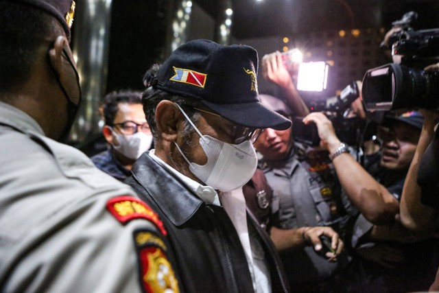 Diteken Firli, Bukan Penyidik, Surat Penangkapan Syahrul Yasin Limpo Dinilai Mencurigakan