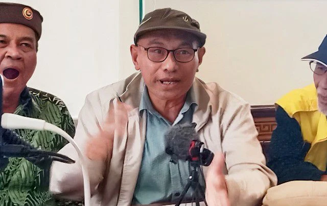 Oktober Bulan Revolusi?