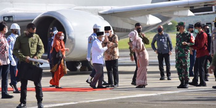 Tiba di Aceh, Wapres Langsung Pimpin Rapat Terbatas