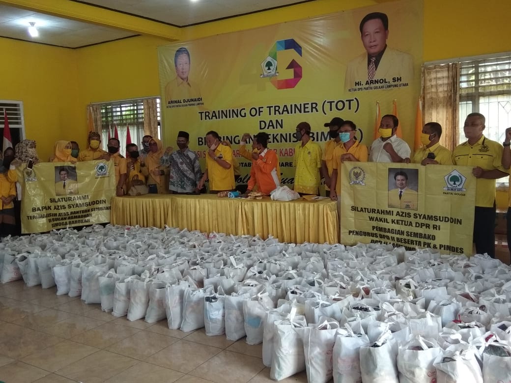 DPD Golkar Lampung Utara Bagikan Kepada Masyarakat