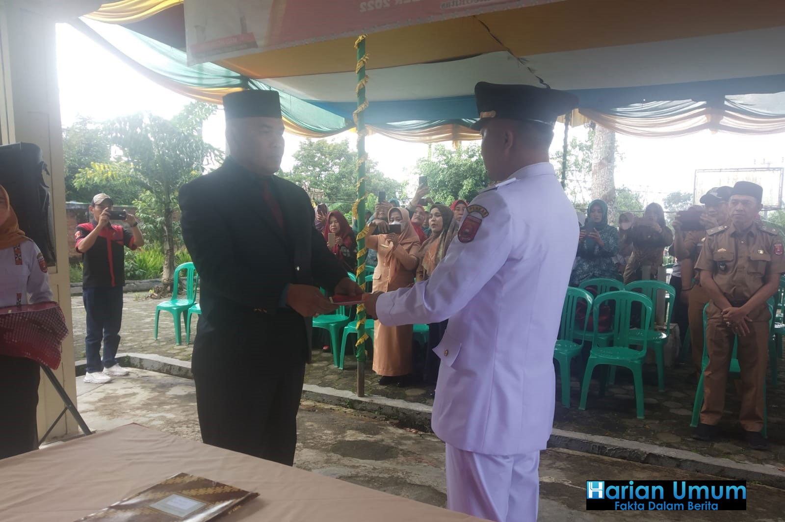 Acara Sertijab Di Kantor Kecamatan Balik - Bukit