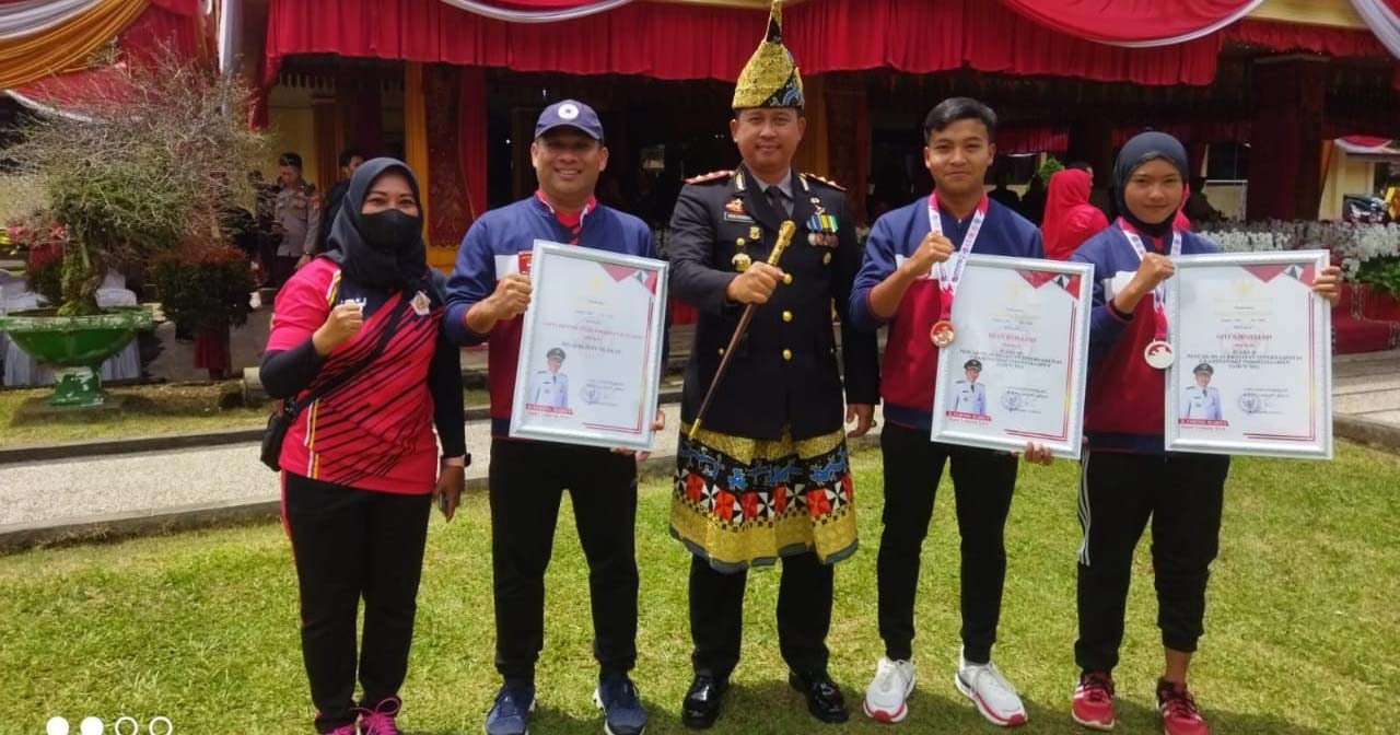 Kapolres Lampung Barat Hadiri Upacara Dan Pemberian Penghargaan Kepada Personil, Dalam Rangka HUT Ka...