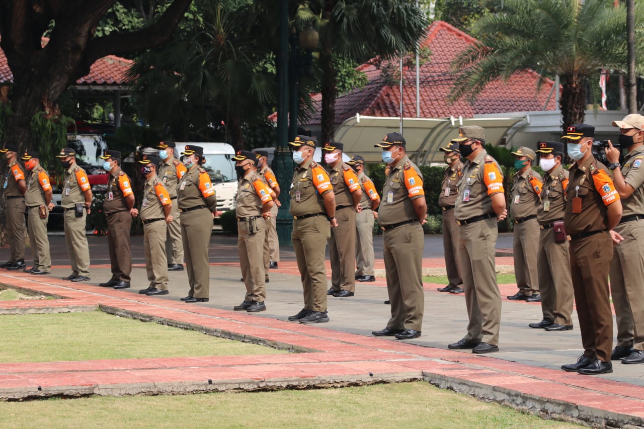Sukseskan PSBB, Anies Ingatkan Satpol PP Tak Tergoda Rayuan Pengusaha
