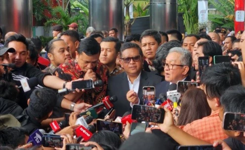 3,5 Jam Diperiksa KPK, Hasto Bungkam ke Media