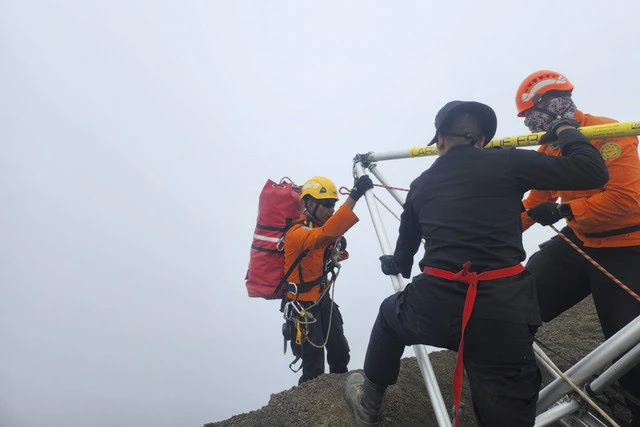 Pendaki Asal Brasil Dikabarkan Tewas Setelah Jatuh di Gunung Rinjani