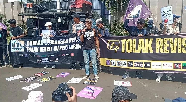 Ratusan Jurnalis Demo DPR, Tolak Revisi UU Penyiaran Terkait Larangan Investigasi