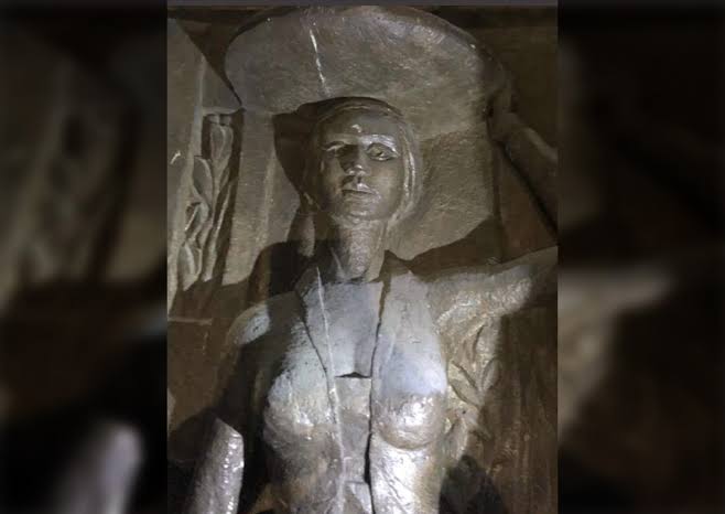 Icon Baru Gerung Sarinah Dari Patung Bersejarah