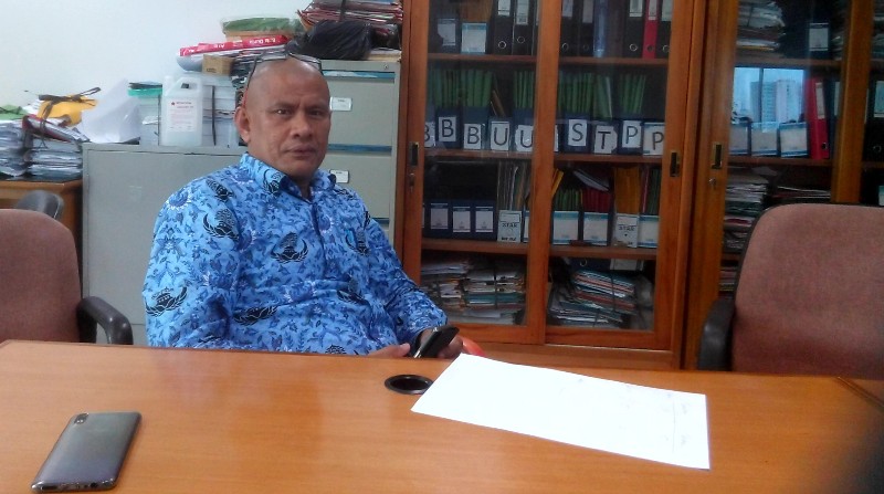 Tim Terpadu Kembali Segel Reklame di 4 Jalan Kawasan Kendali Ketat