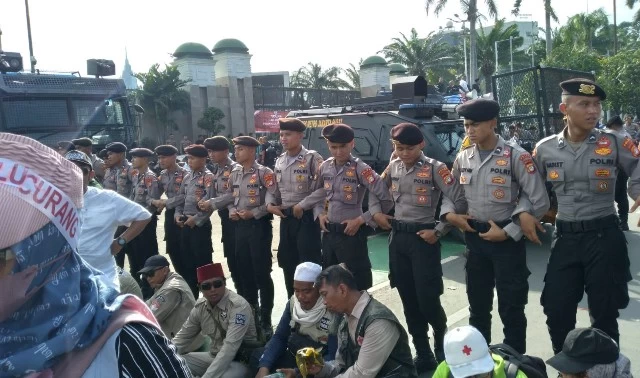 Amankan 2 Kelompok Massa yang Aksi di DPR, Polisi Kerahkan 2.590 Personel Gabungan