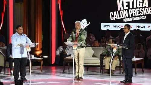 Prabowo Dibantai Anies dan Ganjar di Debat Capres III