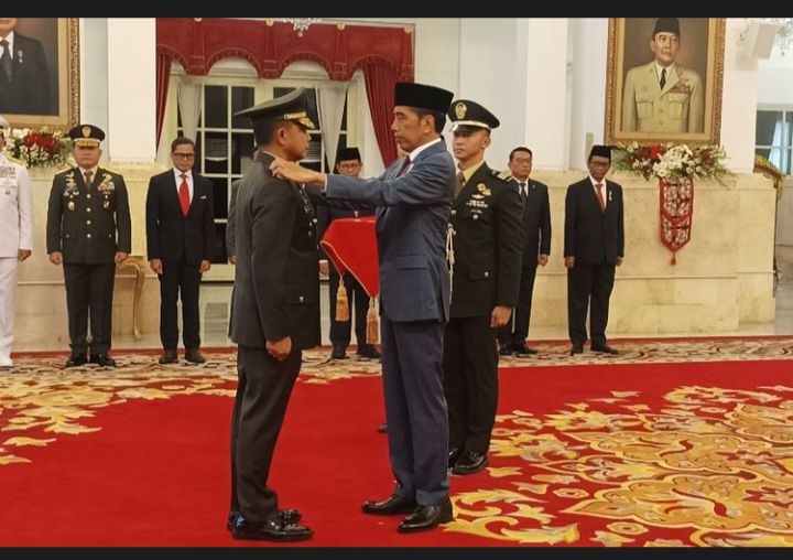 Jokowi  Lantik Letjen Agus Subiyanto Sebagai KSAD, Gantikan Jenderal Dudung