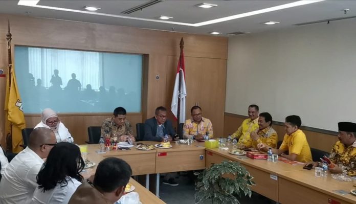 Dikunjungi Riza Patria, Fraksi Golkar Siap Dukung Jadi Wagub DKI
