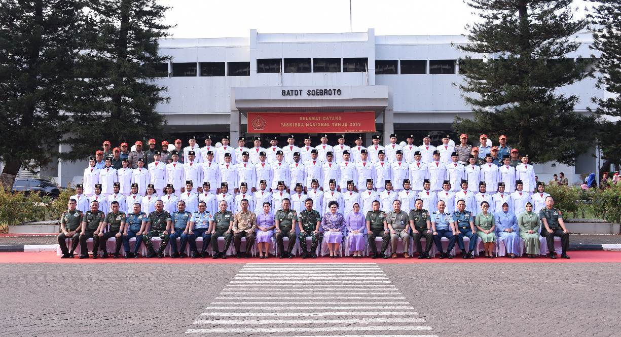 Panglima TNI Terima 68 Purna Paskibraka 2019