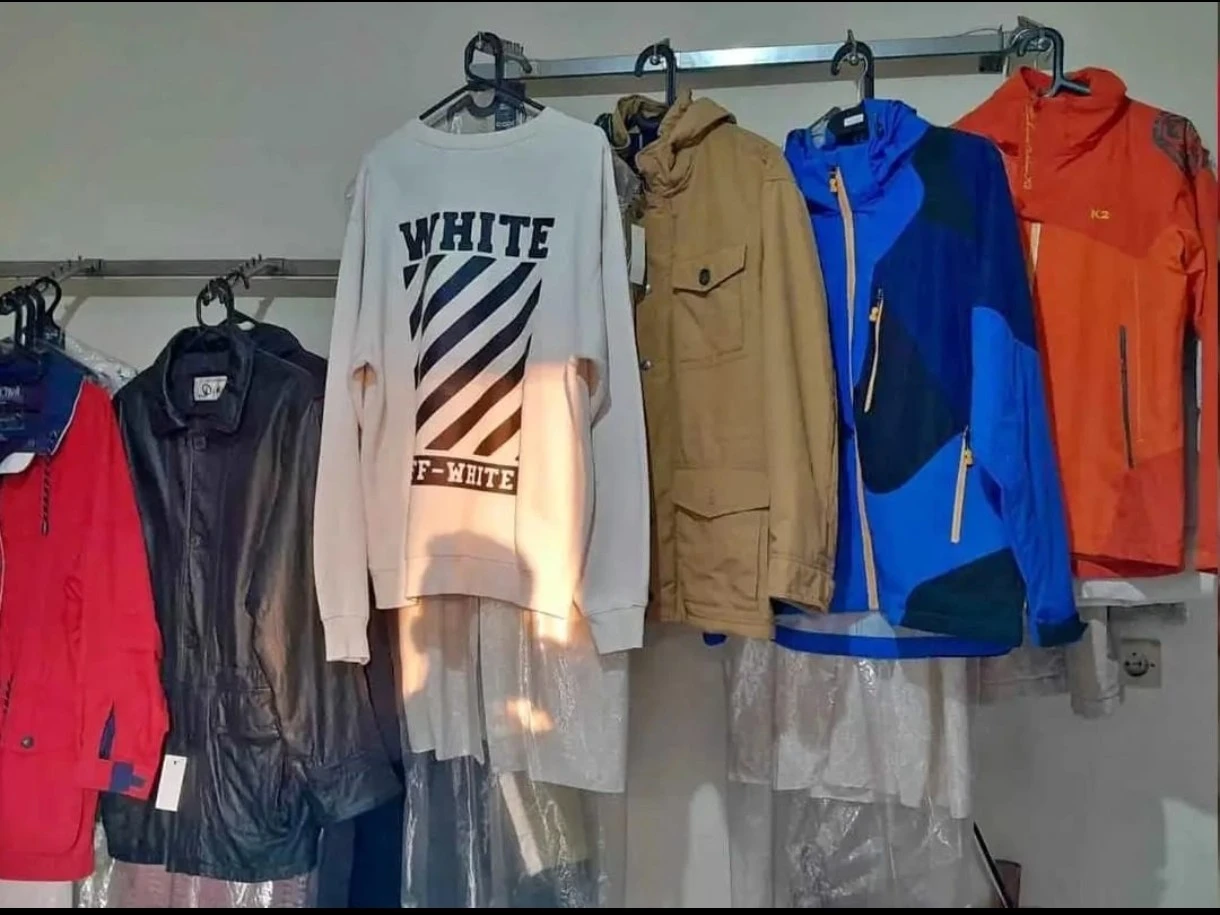 Fit Fashion di Jalan Suci Susukan Ciracas Jadi Buruan Anak Muda untuk Swetter & Jaket Sekon