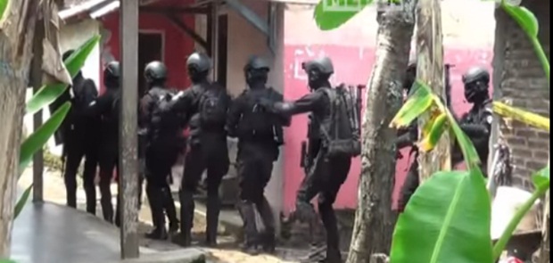 Densus Tangkap 9 Terduga Teroris