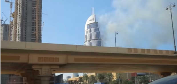 Gedung Pencakar Langit di Dubai Terbakar