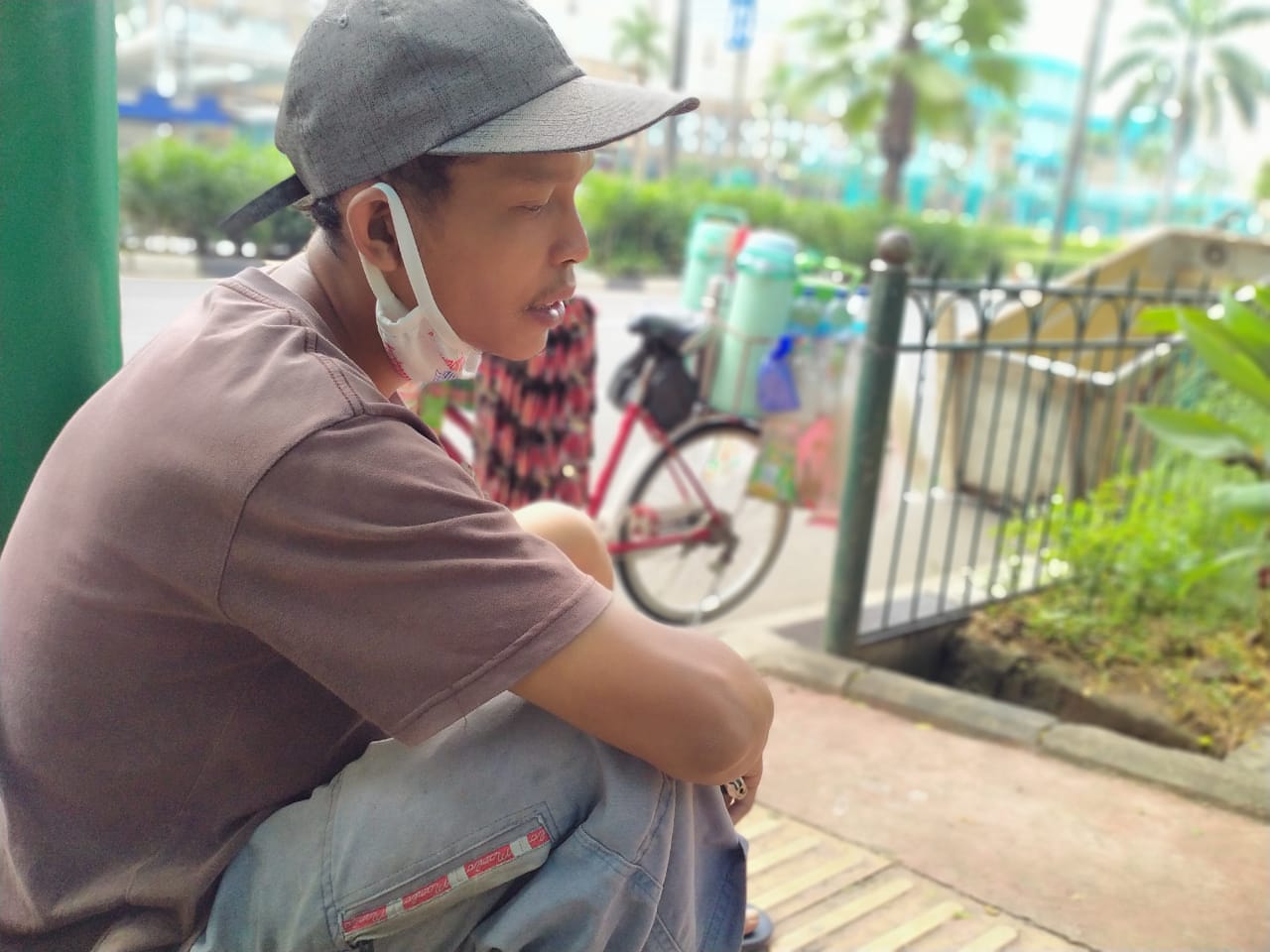 Jangan Gengsi! Ini Cara Bertahan Hidup Warga Pinggiran