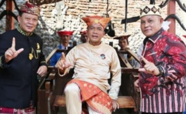 upati H Nanang Ermanto Bersama Ketua DPRD Lampung Selatan Menghadiri Halal Bihalal Marga Legun Kebandaran Way Urang Kalianda