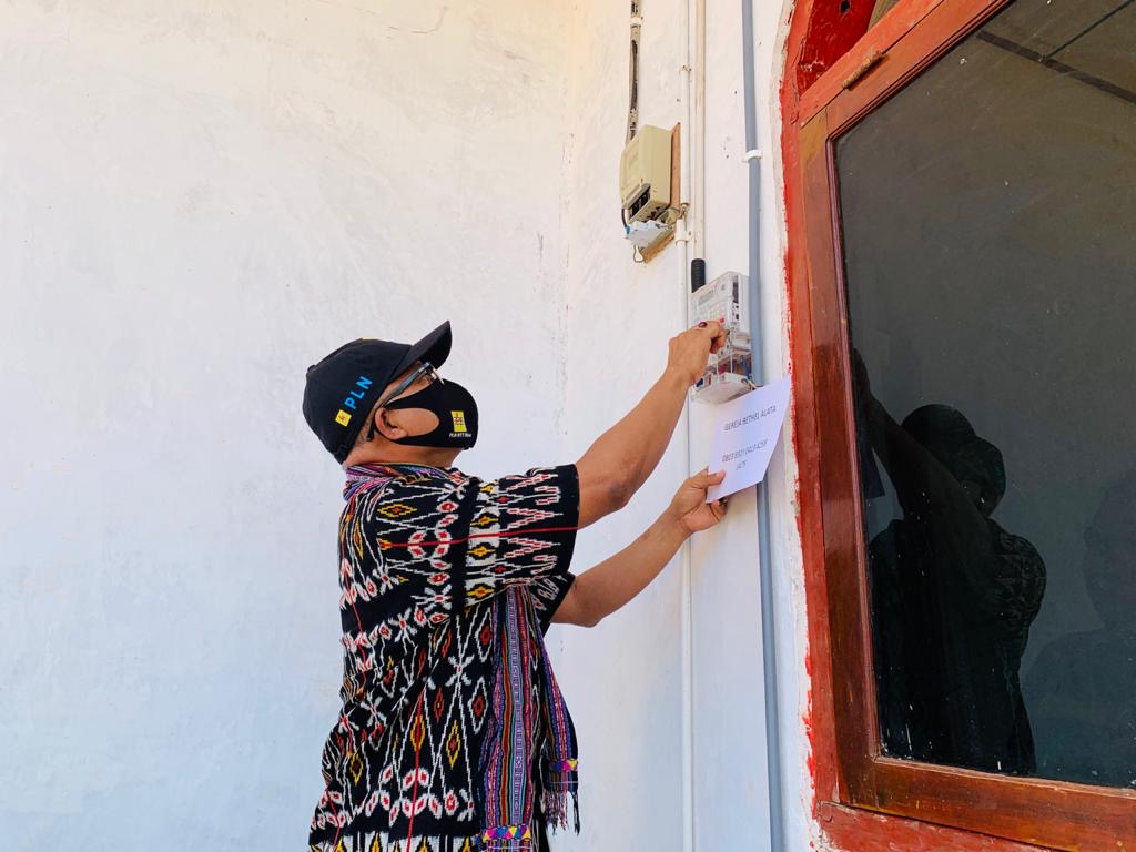 PLN Listriki Desa Tertinggal Dan Terluar Di NTT