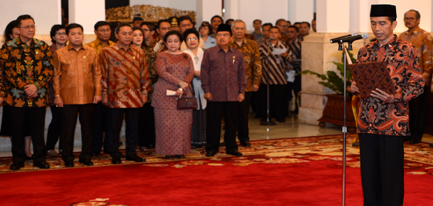 Jokowi Reshuffle Kabinet, Sekjen Golkar Gantikan Khofifah Sebagai Mensos