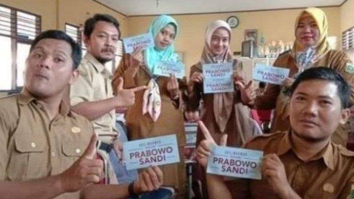 Pemecatan Guru Honorer Pamer Stiker Prabowo, Sandiaga : Kami Prihatin