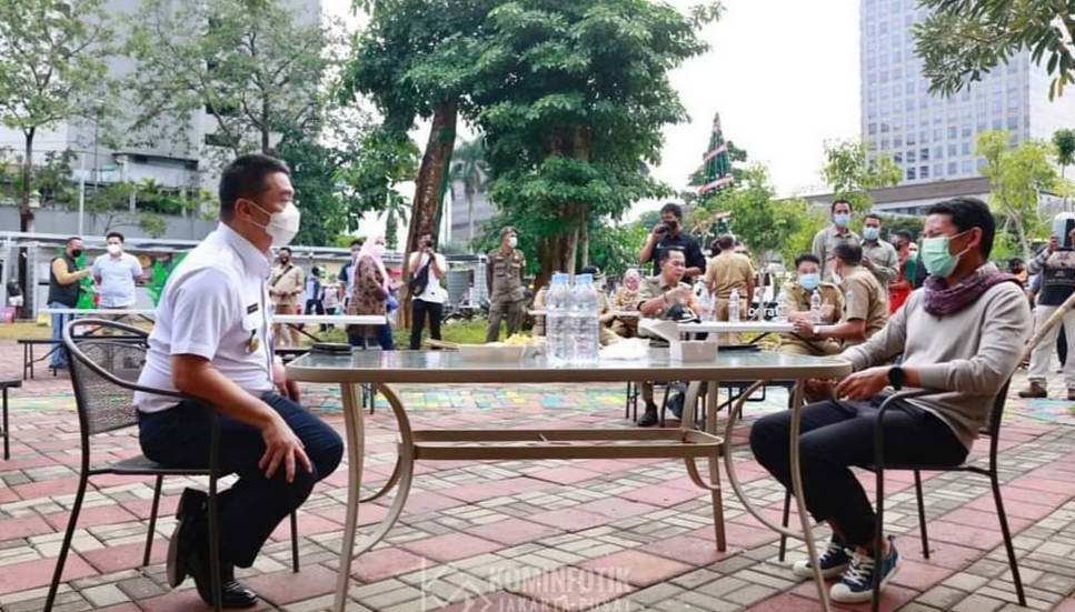 Usai Ke Bali dan Danau Toba, Sandi Bahas Ekonomi Kreatif Di Thamrin 10