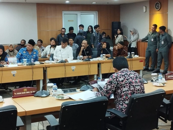 Pedagang Taman Alfa Indah Hearing Dengan Komisi B Jakarta